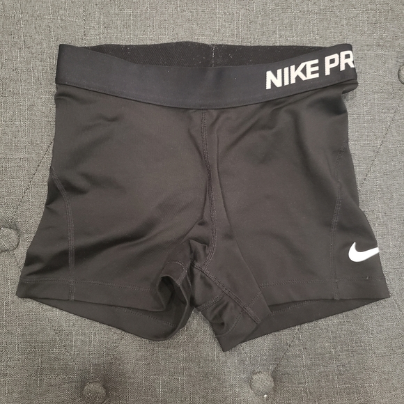 Nike Pants - Nike Pro 3" shorts